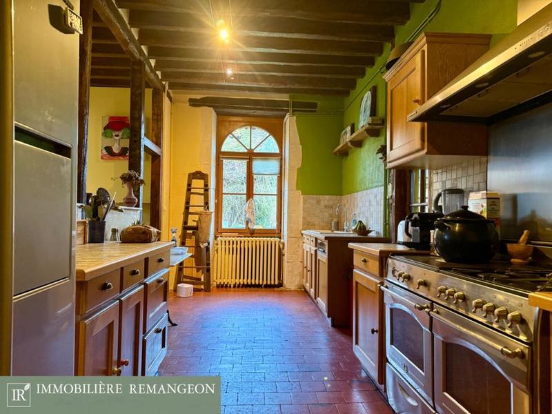 Propriété - 255 m² - 9 pièces