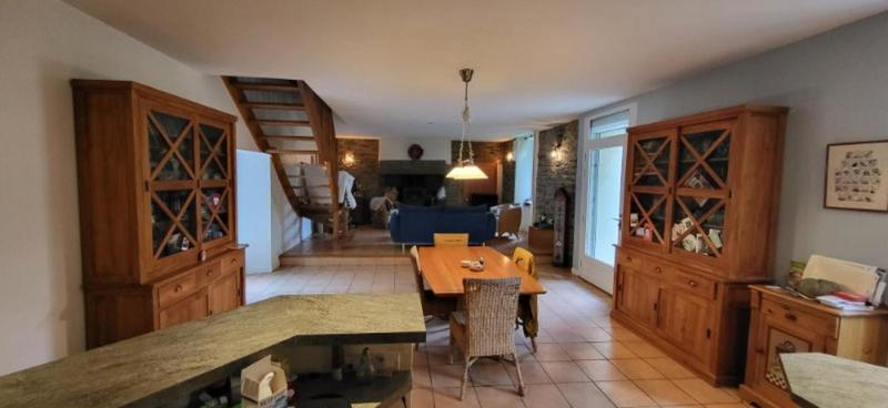 Maison - 310 m² - 6 pièces