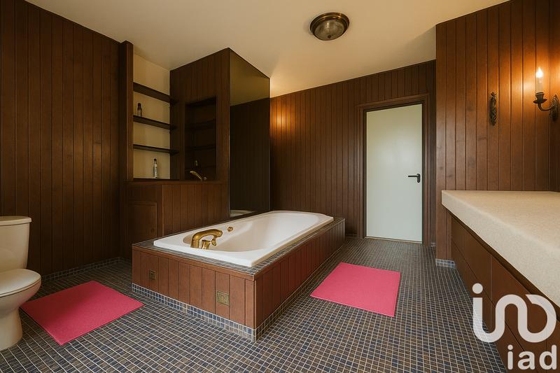 Maison - 215 m² - 8 pièces