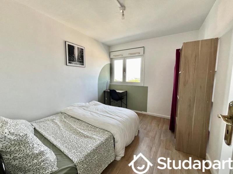 Chambre - 10 m² - 1 pièce