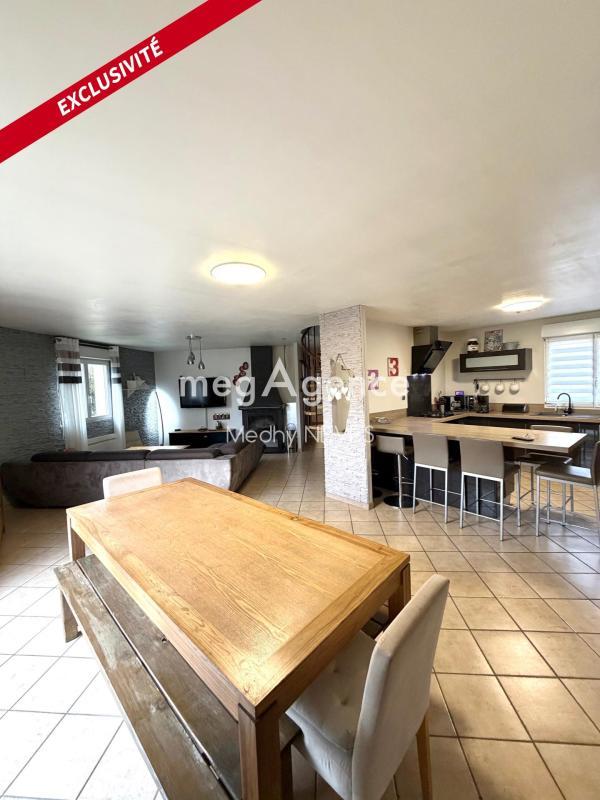 Maison - 166 m² - 8 pièces