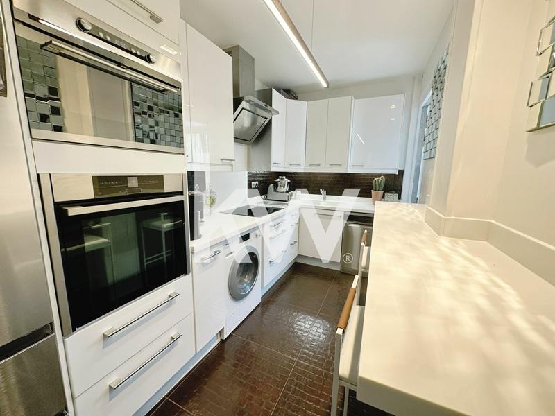 Appartement - 99 m² - 4 pièces