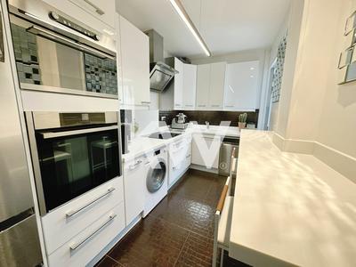 Appartement - 99 m² - 4 pièces