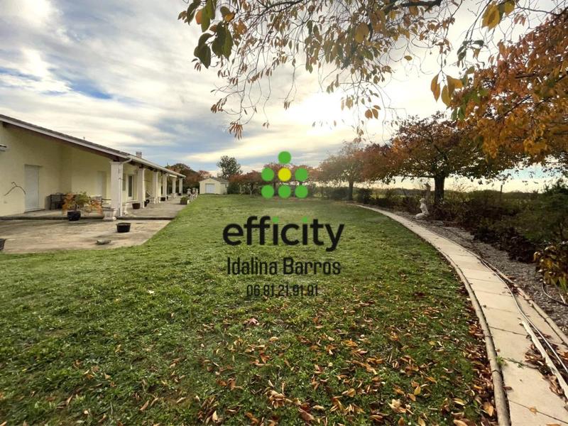 Pavillon - 267 m² - 10 pièces