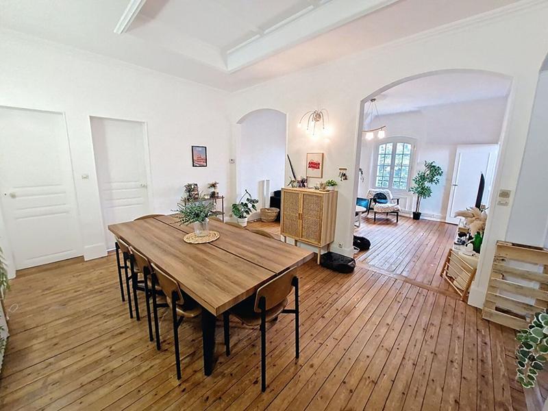 Appartement - 137 m² - 5 pièces