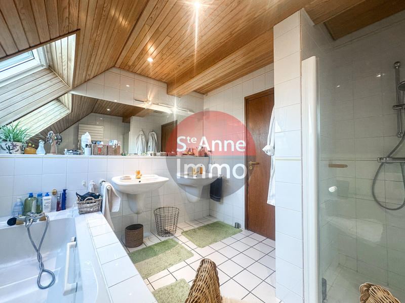 Maison - 195 m² - 11 pièces