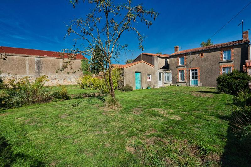 Maison - 95 m² - 5 pièces
