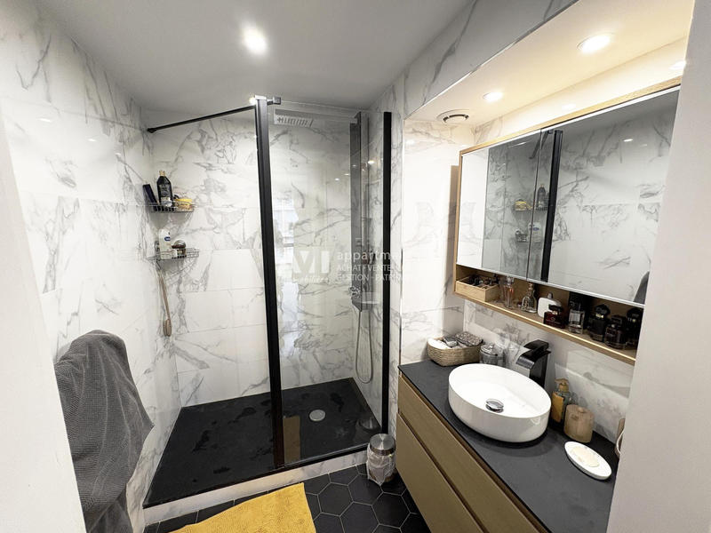 Appartement - 75 m² - 3 pièces