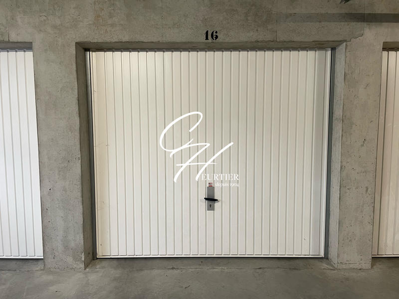 Parking / Garage - 13 m²