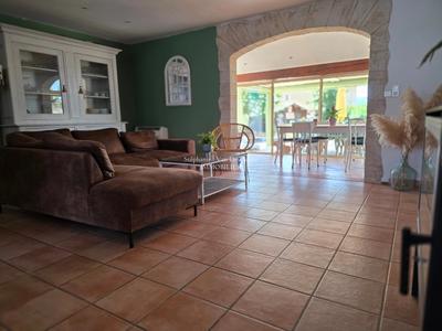 Villa - 100 m² - 5 pièces