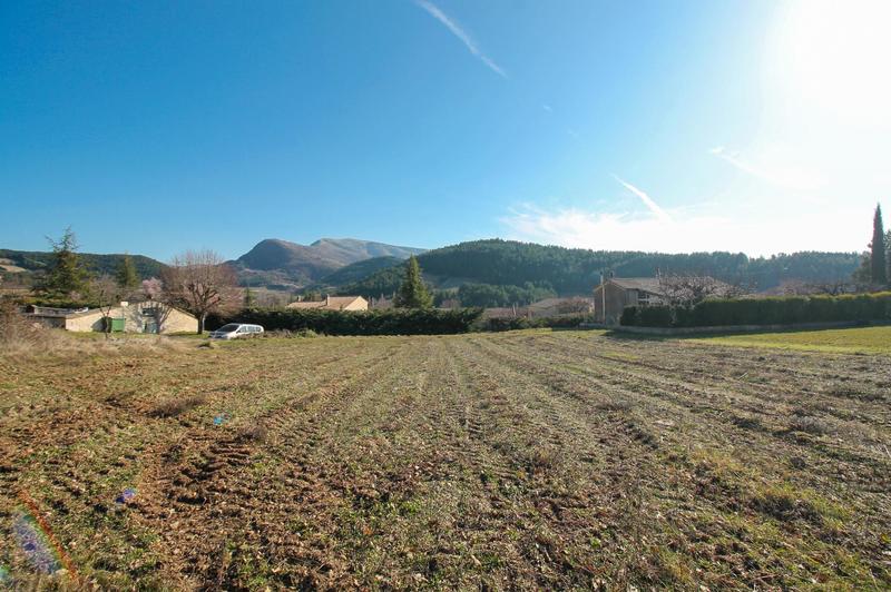 Terrain constructible - 1 280 m²