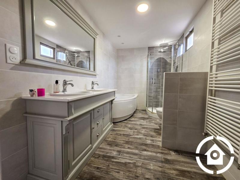 Maison - 155 m² - 6 pièces