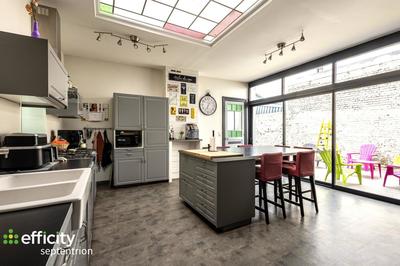 Maison - 277 m² - 11 pièces