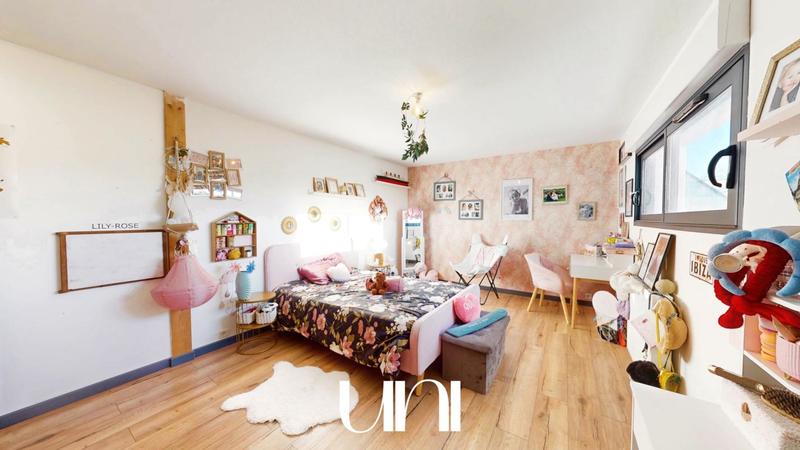 Maison - 317 m² - 9 pièces