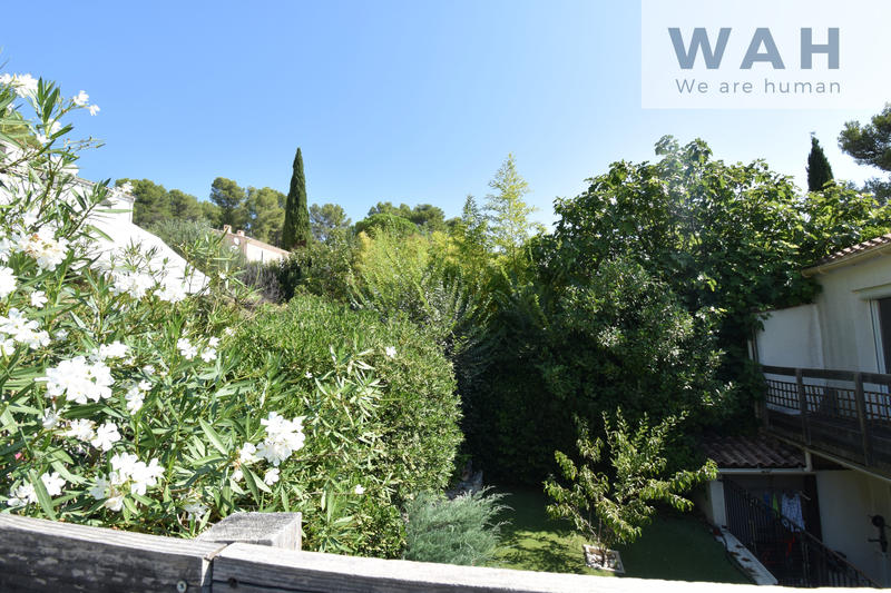 Maison - 233 m² - 10 pièces