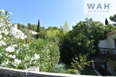 Maison - 233 m² - 10 pièces