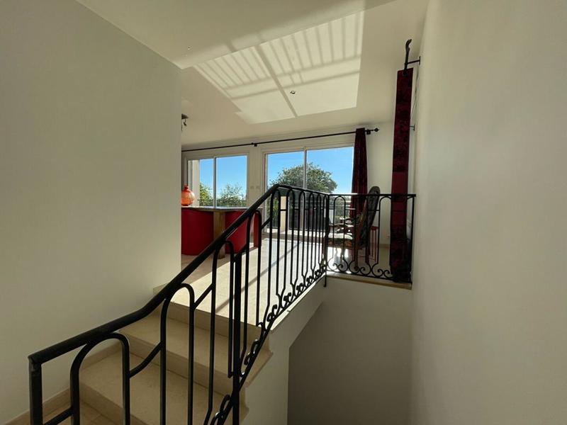 Maison - 288 m² - 10 pièces