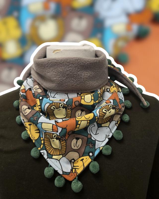 Atelier - Echarpe à pompons