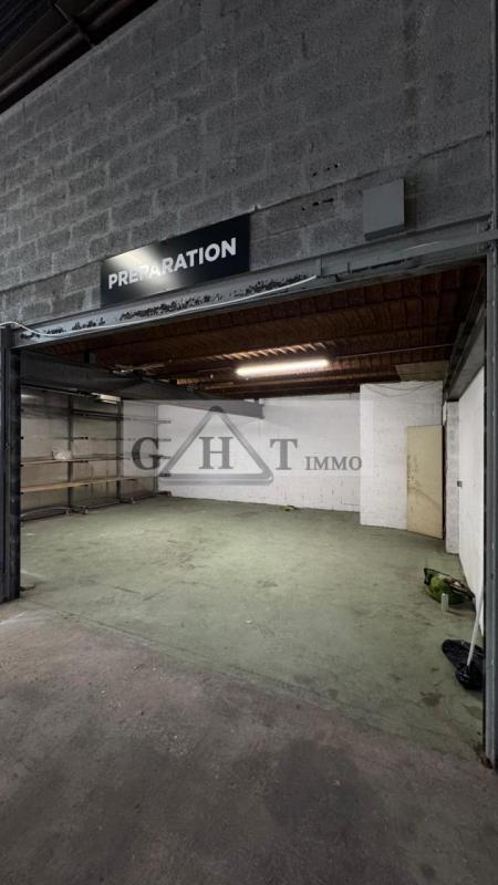 Entrepôt - 620 m²