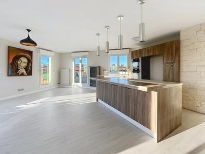 Appartement - 79 m² - 3 pièces