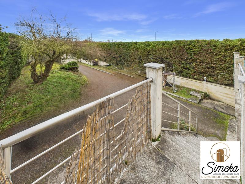 Maison contemporaine - 194 m² - 9 pièces