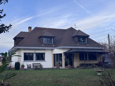 Maison - 180 m² - 8 pièces