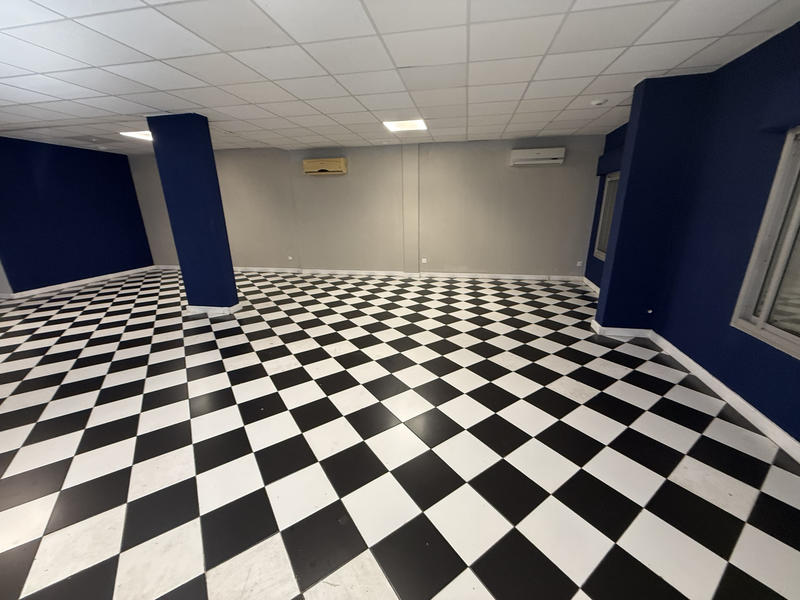 Local commercial - 115 m²