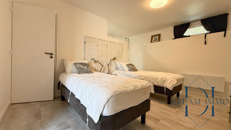 Maison - 271 m² - 9 pièces