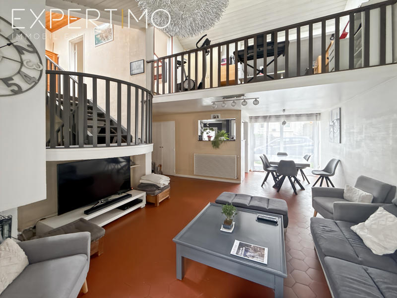 Maison - 141 m² - 7 pièces