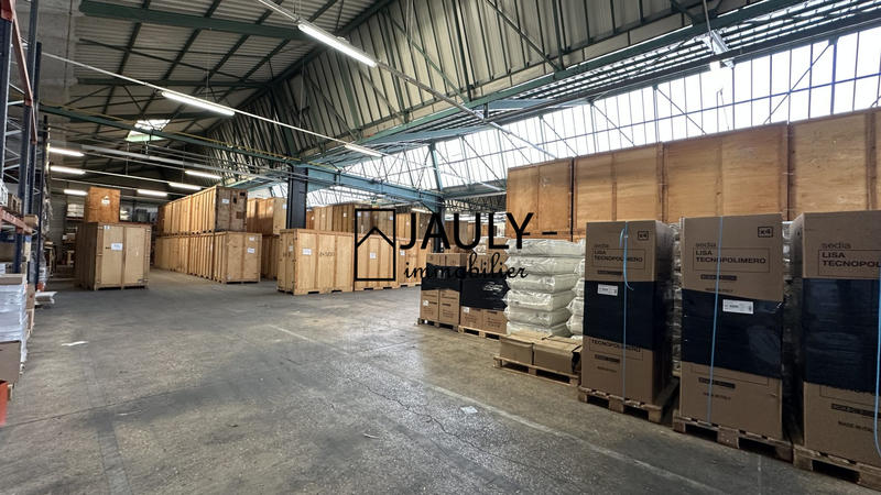 Entrepôt - 2 500 m²