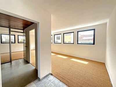 Bureau - 85 m² - 3 pièces