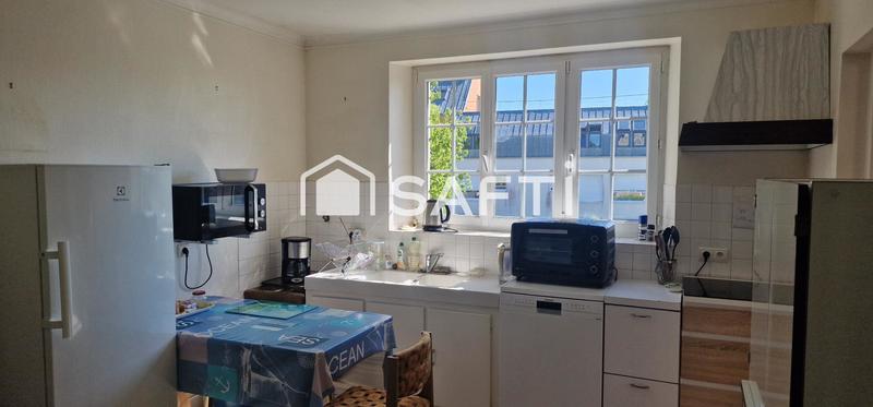 Maison - 180 m² - 8 pièces