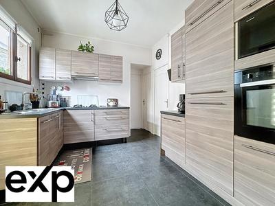 Maison - 170 m² - 8 pièces