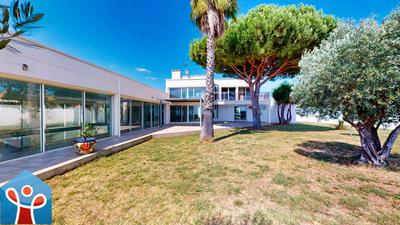 Maison - 230 m² - 5 pièces