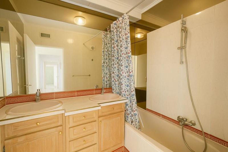 Appartement - 75 m² - 3 pièces