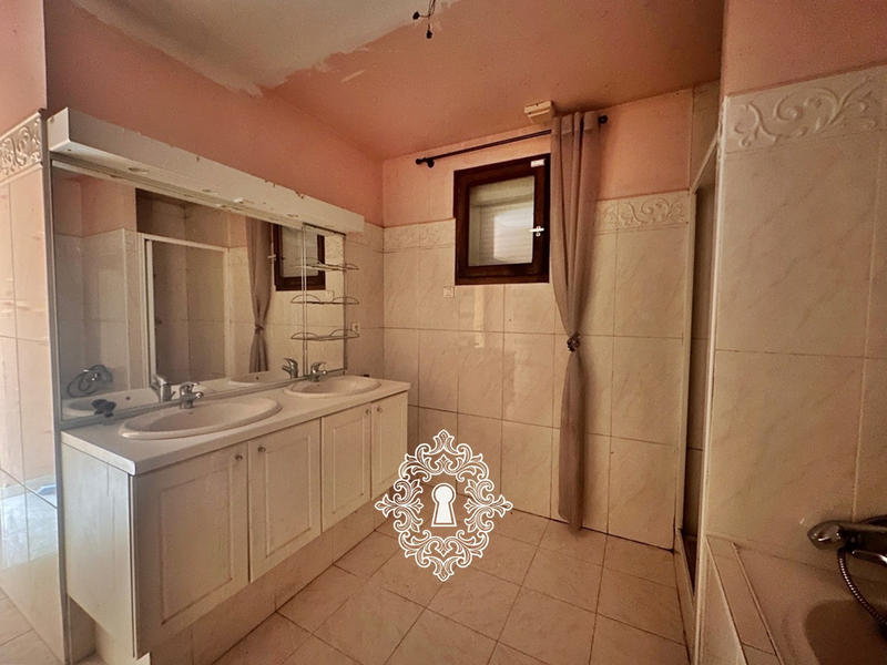 Maison - 85 m² - 5 pièces