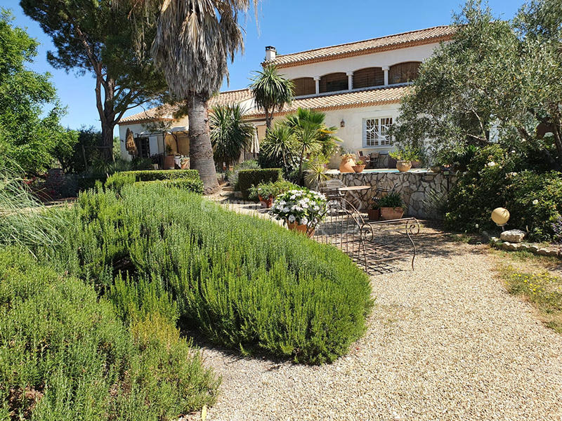 Villa - 230 m² - 6 pièces