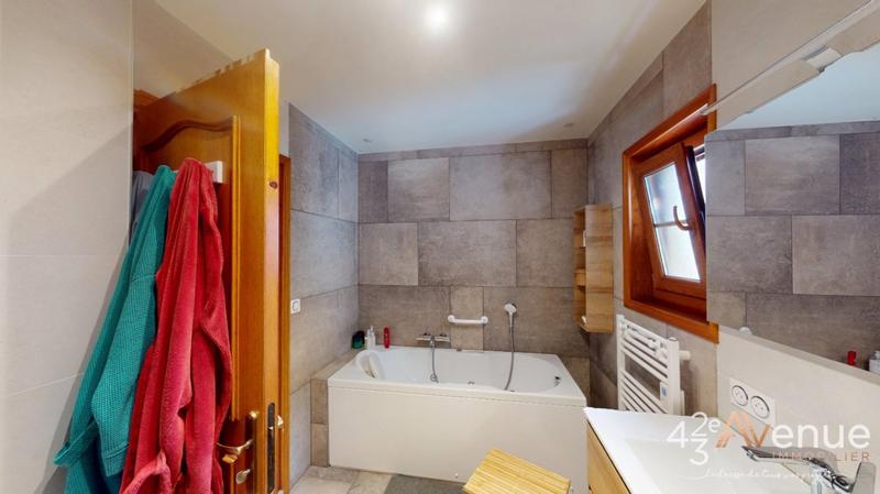 Maison - 156 m² - 9 pièces