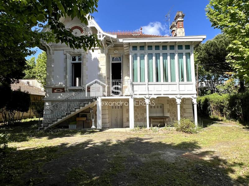 Maison de maîtres - 206 m² - 8 pièces