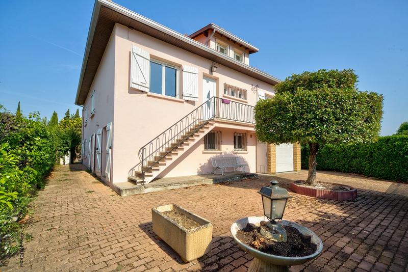 Maison - 217 m² - 7 pièces