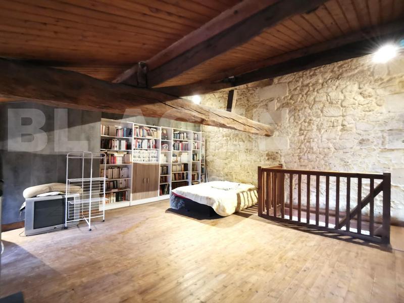 Maison en pierre - 200 m² - 6 pièces