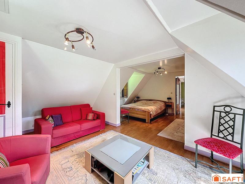 Maison - 210 m² - 7 pièces