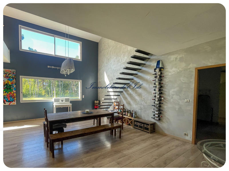 Maison contemporaine - 294 m² - 8 pièces