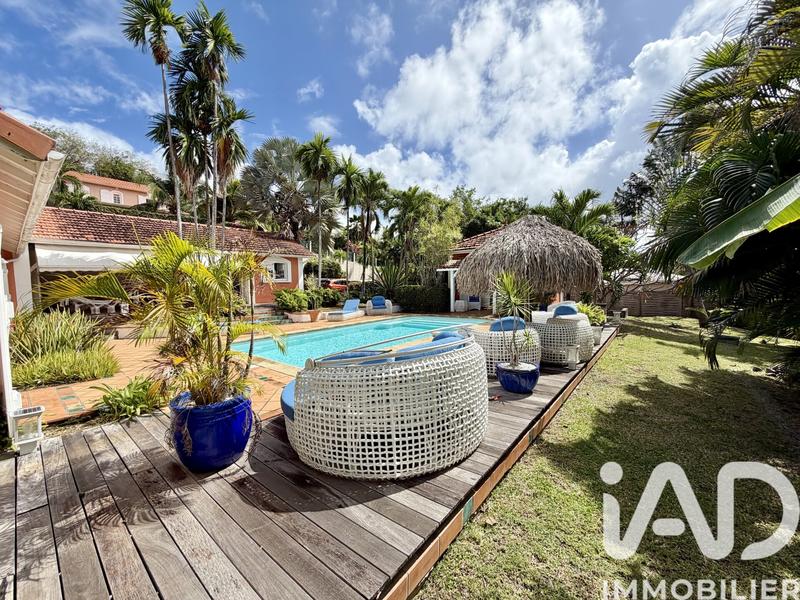 Maison - 138 m² - 5 pièces