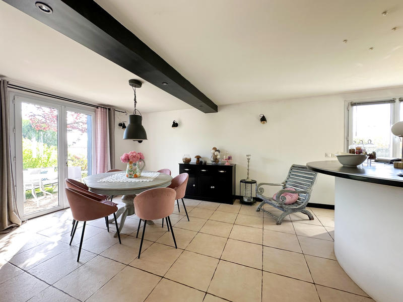 Maison - 186 m² - 8 pièces