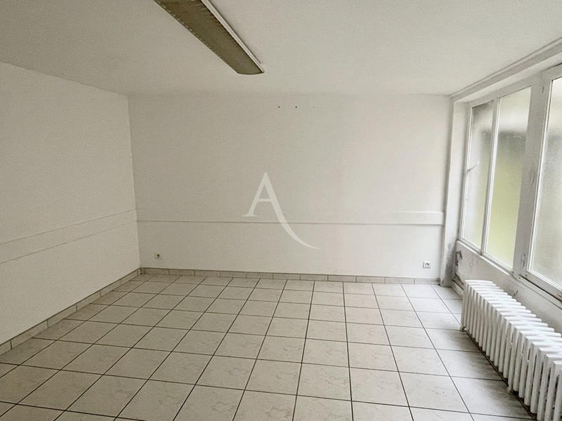 Local commercial - 98 m² - 5 pièces