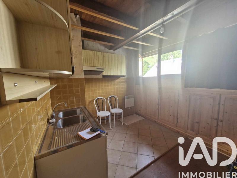 Maison - 179 m² - 15 pièces