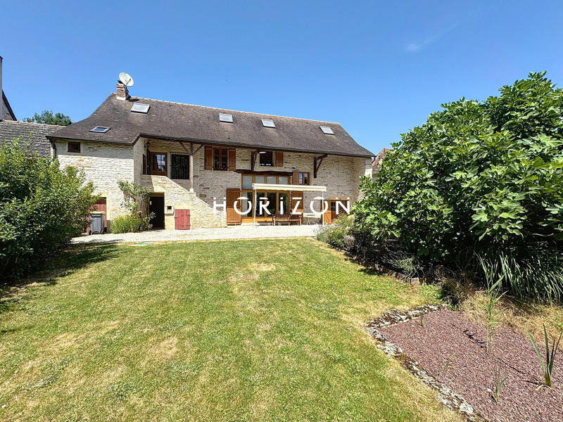 Maison ancienne - 167 m² - 8 pièces