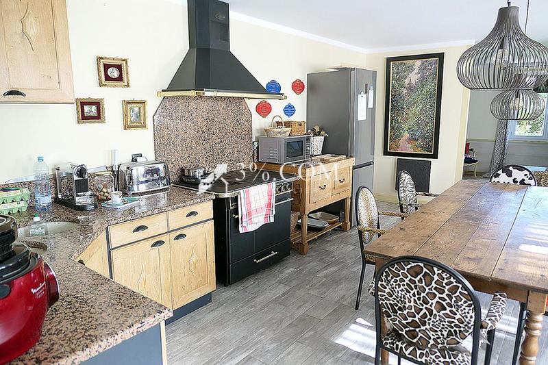 Maison - 200 m² - 8 pièces