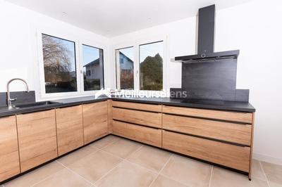 Maison - 141 m² - 6 pièces